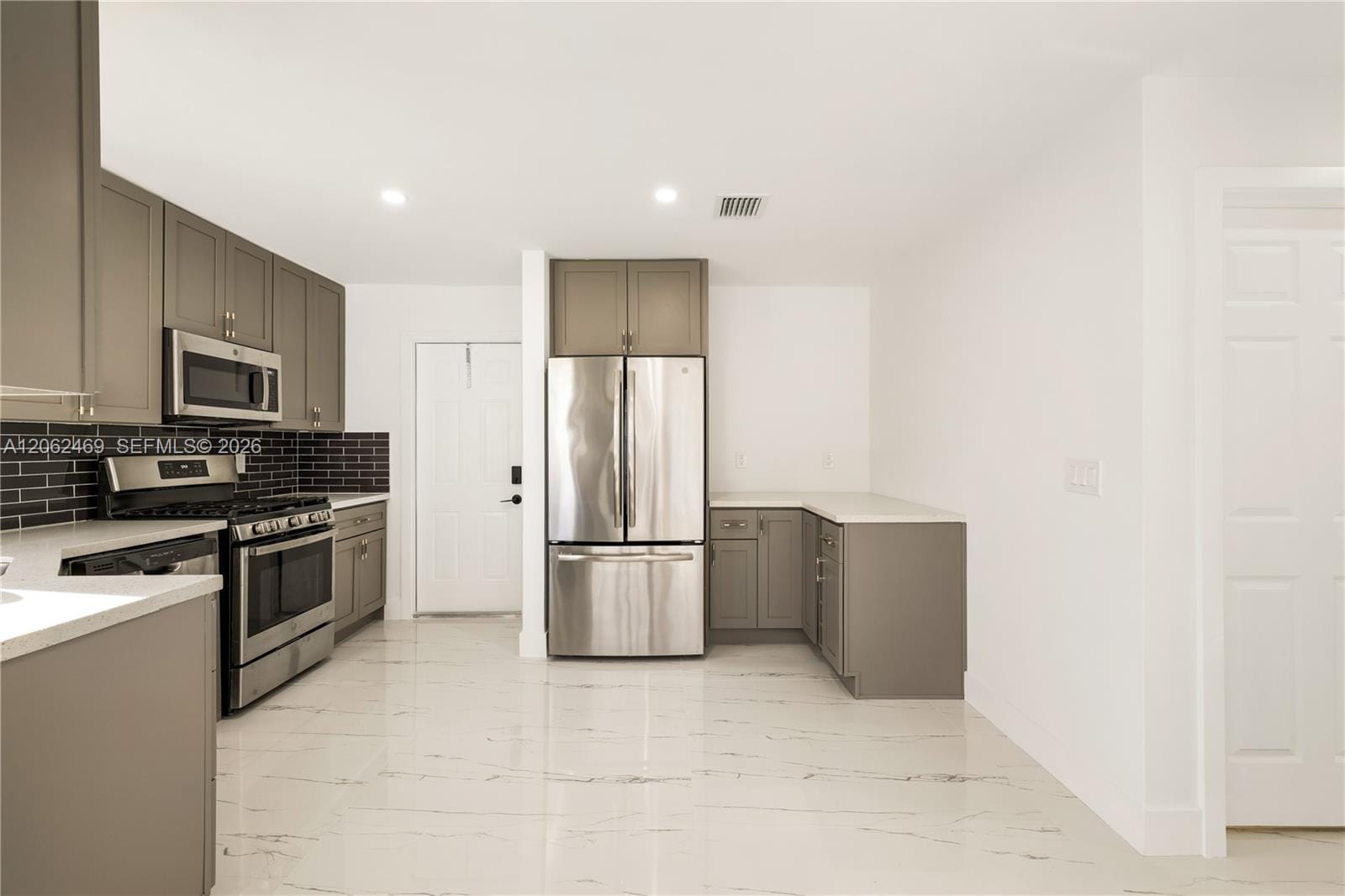 2111 N 14th Court, Hollywood, FL 33020 photo 14