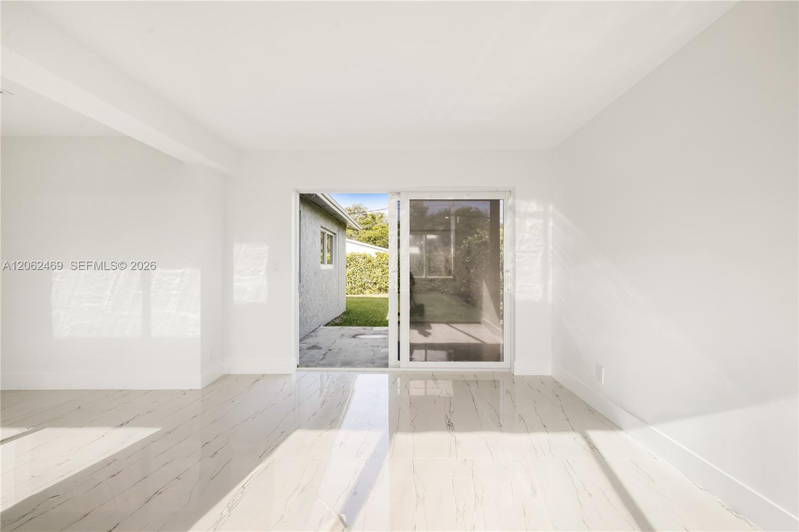 2111 N 14th Court — photo 9