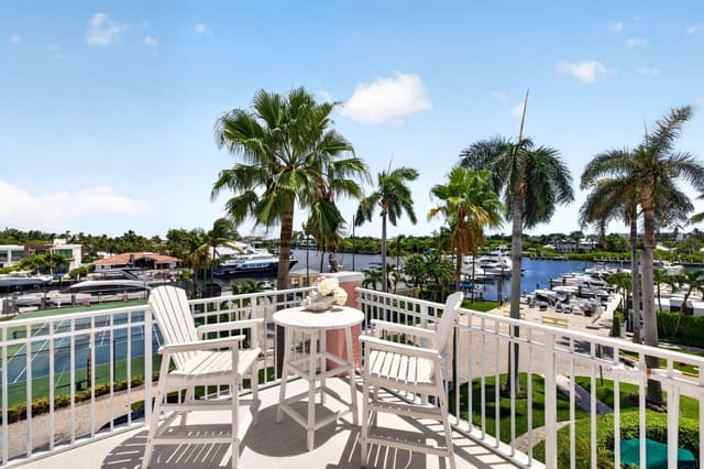 2814 Marina Circle, Lighthouse Point, FL 33064