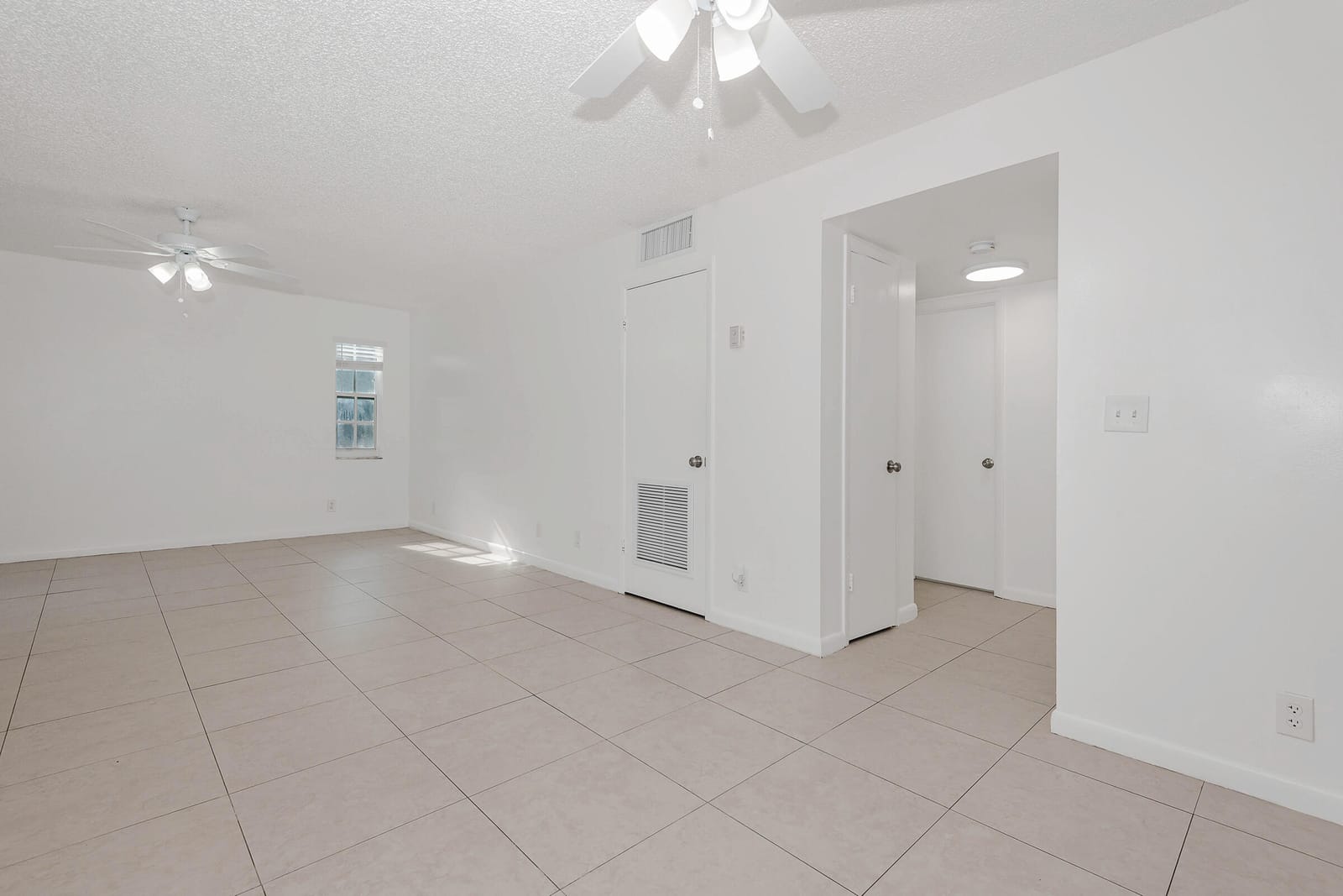 8830 W SAMPLE Road 3, Coral Springs, FL 33065 photo 13
