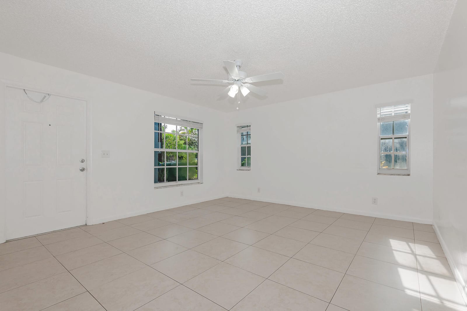 8830 W SAMPLE Road 3, Coral Springs, FL 33065 photo 15