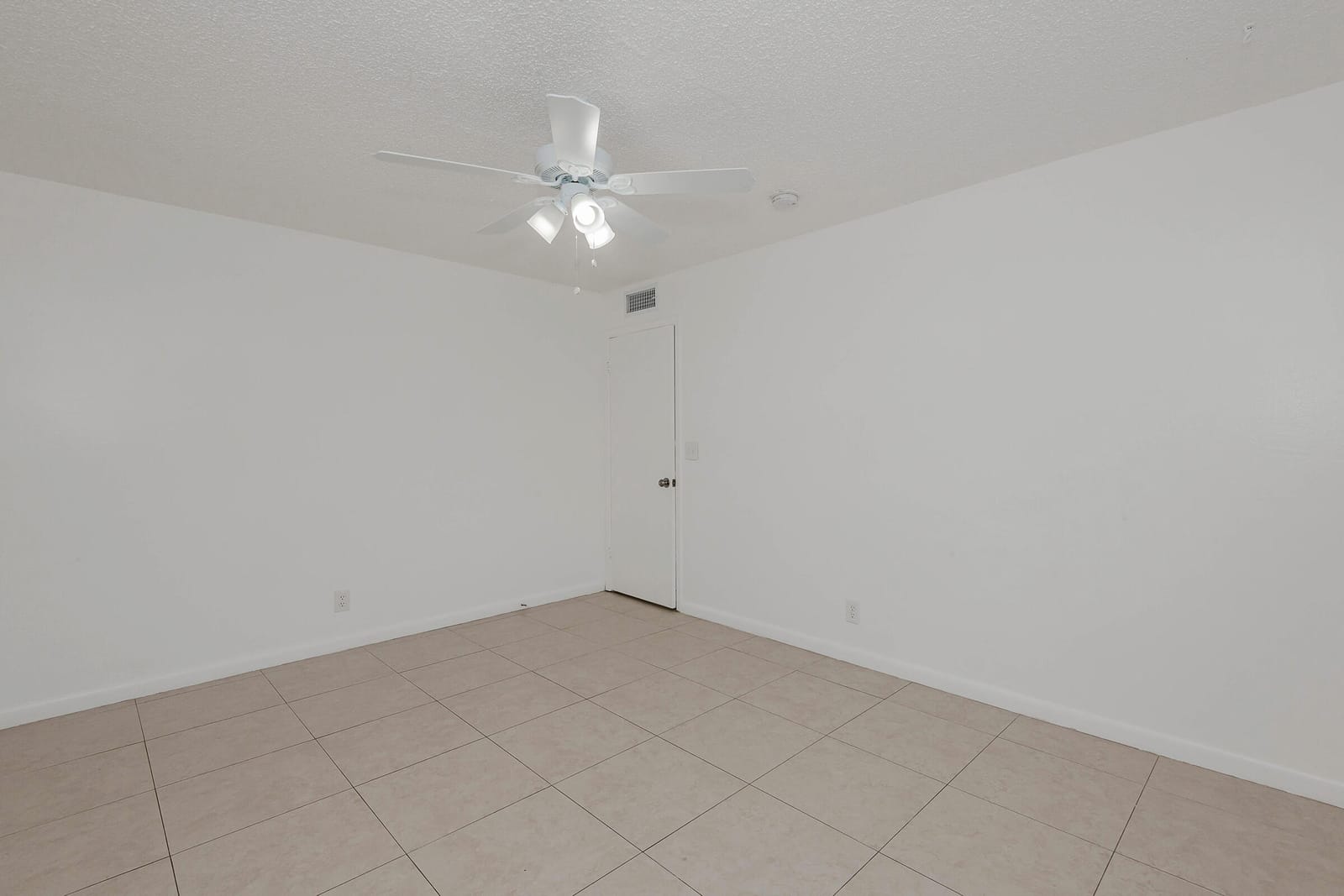 8830 W SAMPLE Road 3, Coral Springs, FL 33065 photo 22