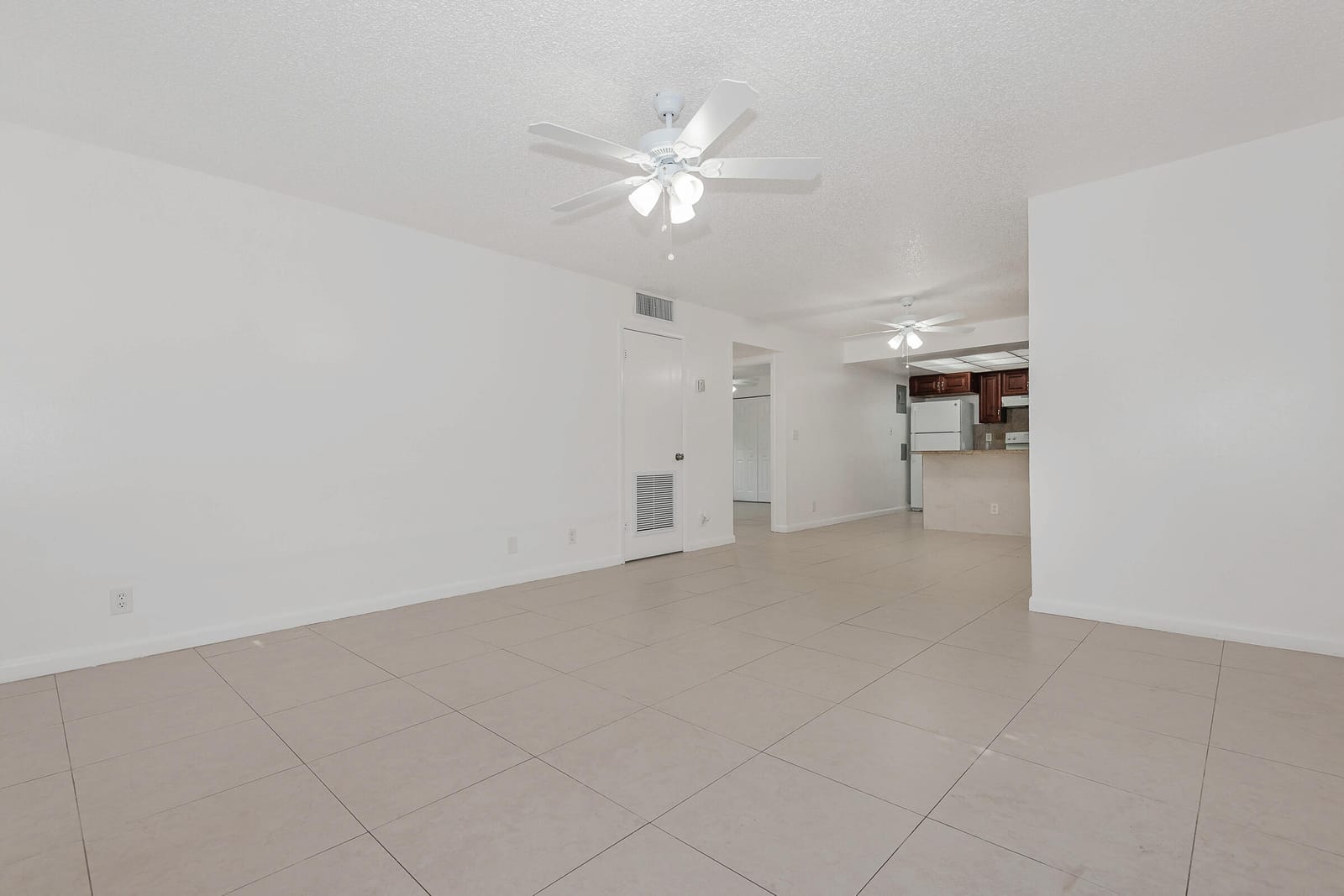 8830 W SAMPLE Road 3, Coral Springs, FL 33065 photo 5