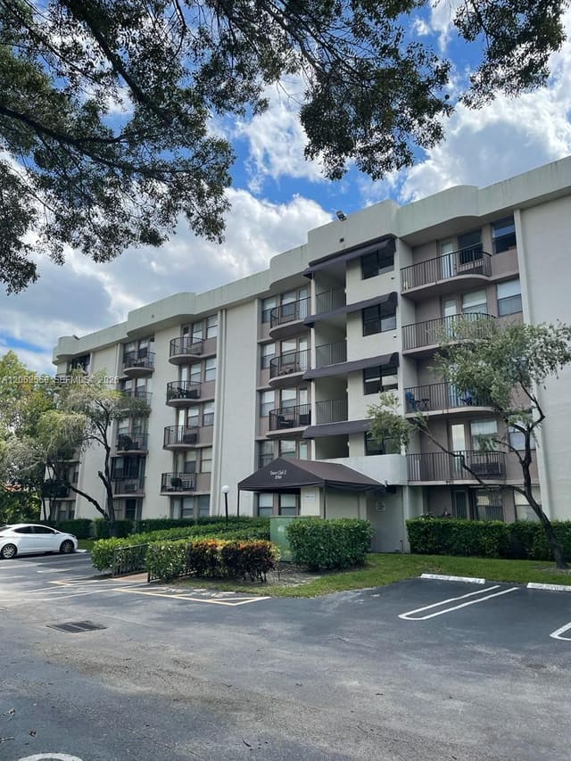 2771 Riverside Drive 307-A, Coral Springs Tower Club, Coral Springs, FL