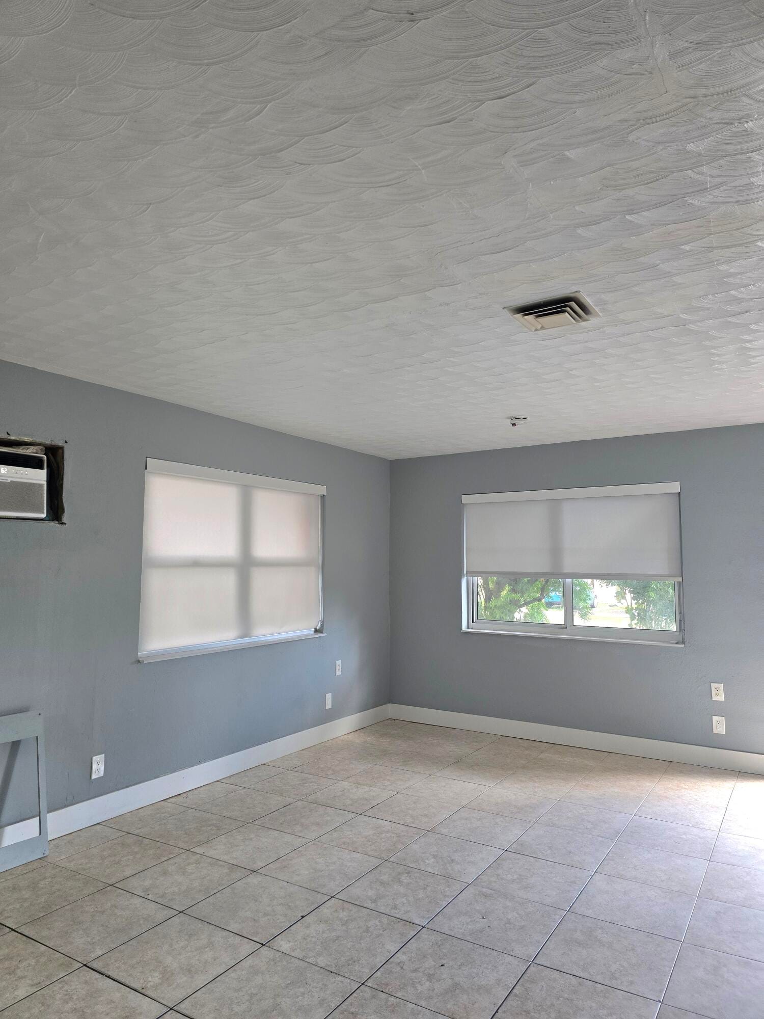 305 SW 14TH Street #1 FRONT — photo 5