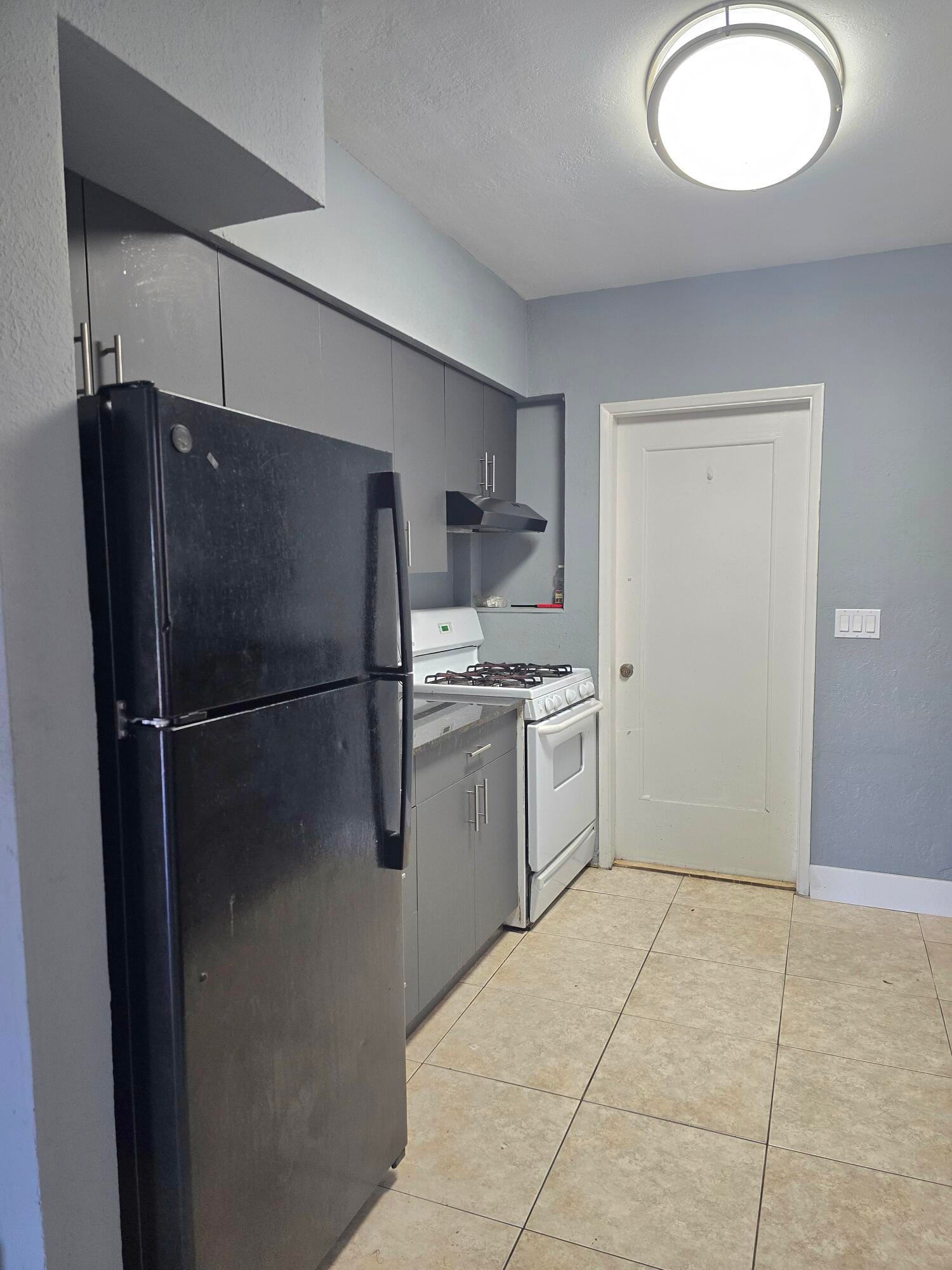 305 SW 14TH Street #1 FRONT — photo 7
