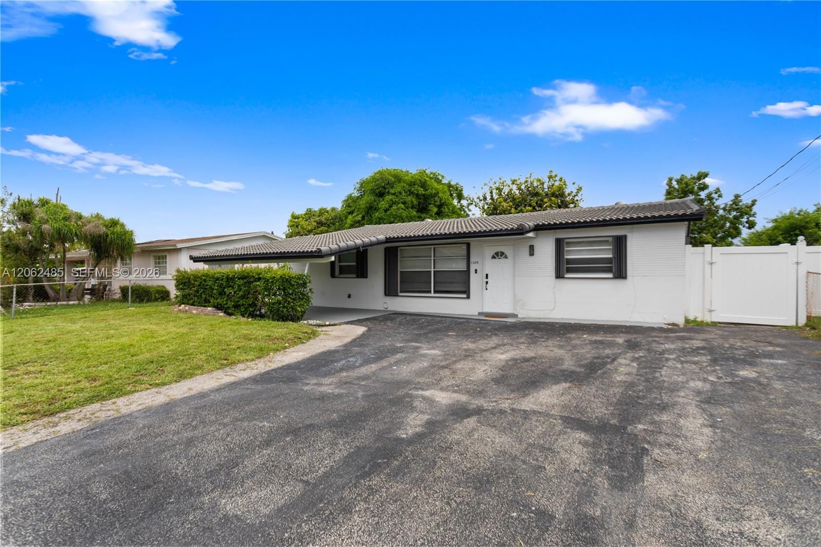 1000 NW 23rd Terrace, Pompano Beach, FL 33069 photo 2