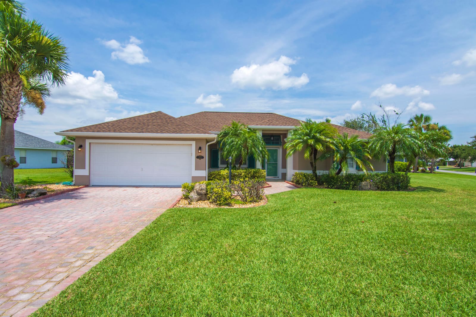 1025 SOUTHLAKES Way SW, Vero Beach, FL 32968 photo 1