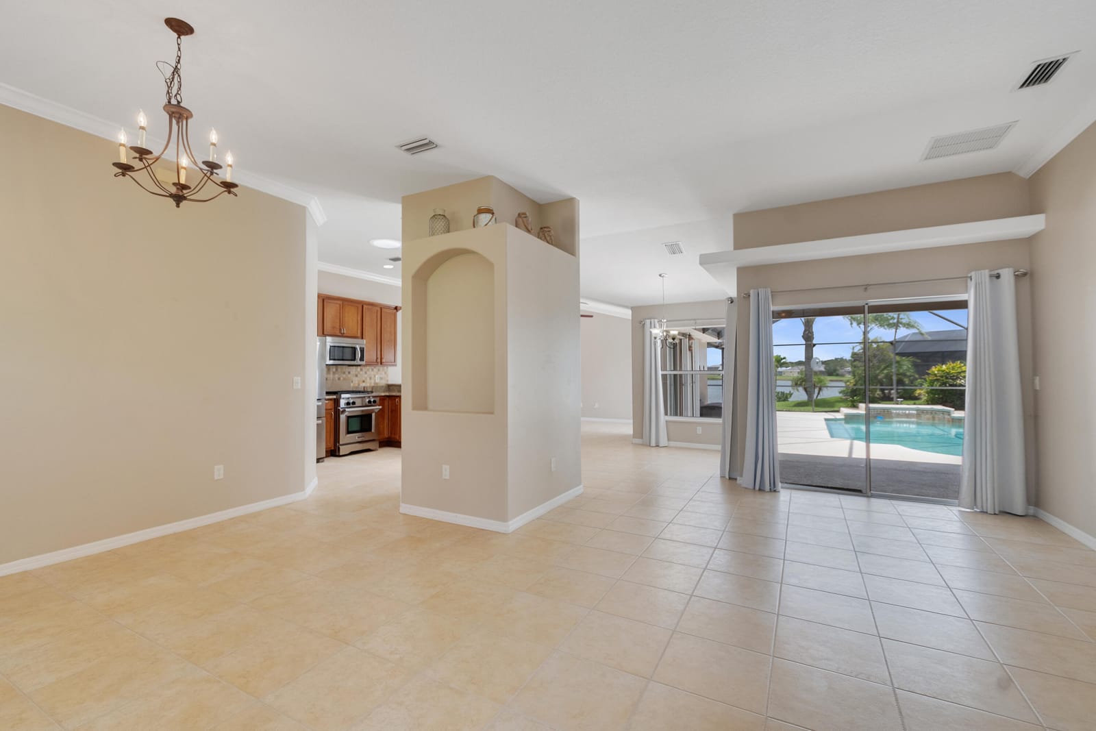 1025 SOUTHLAKES Way SW, Vero Beach, FL 32968 photo 7