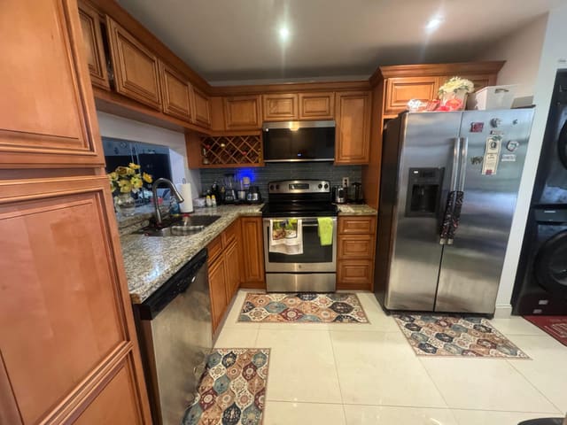 6575 W OAKLAND PARK Boulevard 402, Lauderhill, FL 33313