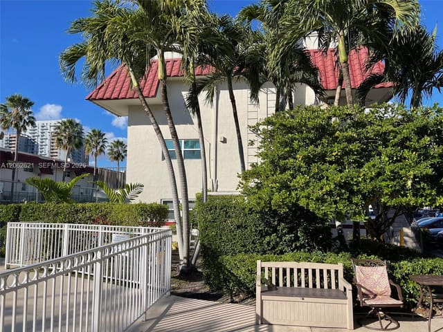 6703 N Kendall Drive 404, Pinecrest, FL 33156
