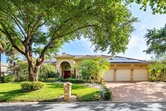 1845 EAGLE TRACE Boulevard, Coral Springs, FL 33071