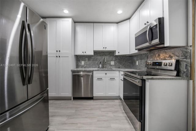 15391 S Dixie Hwy 61 61, Palmetto Bay, FL 33157