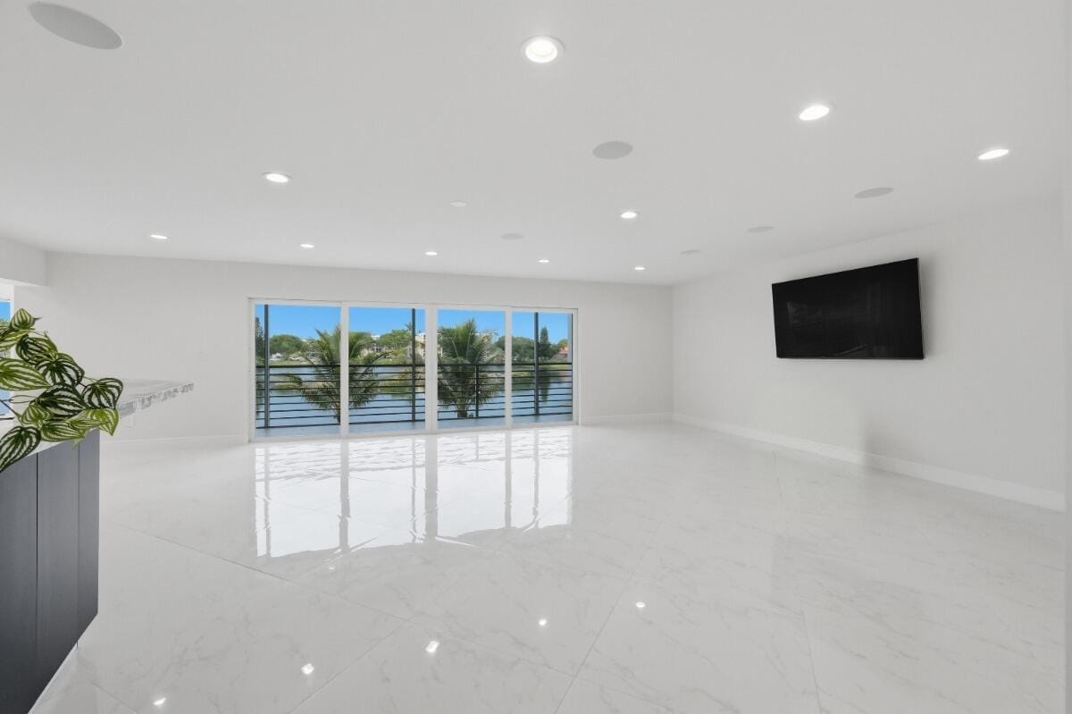 877 NE 195TH Street 222, Miami, FL 33179 photo 2