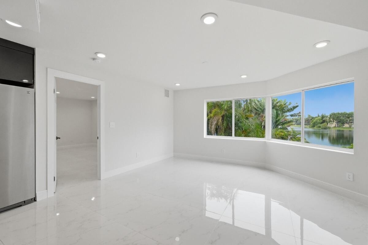 877 NE 195TH Street 222, Miami, FL 33179 photo 18
