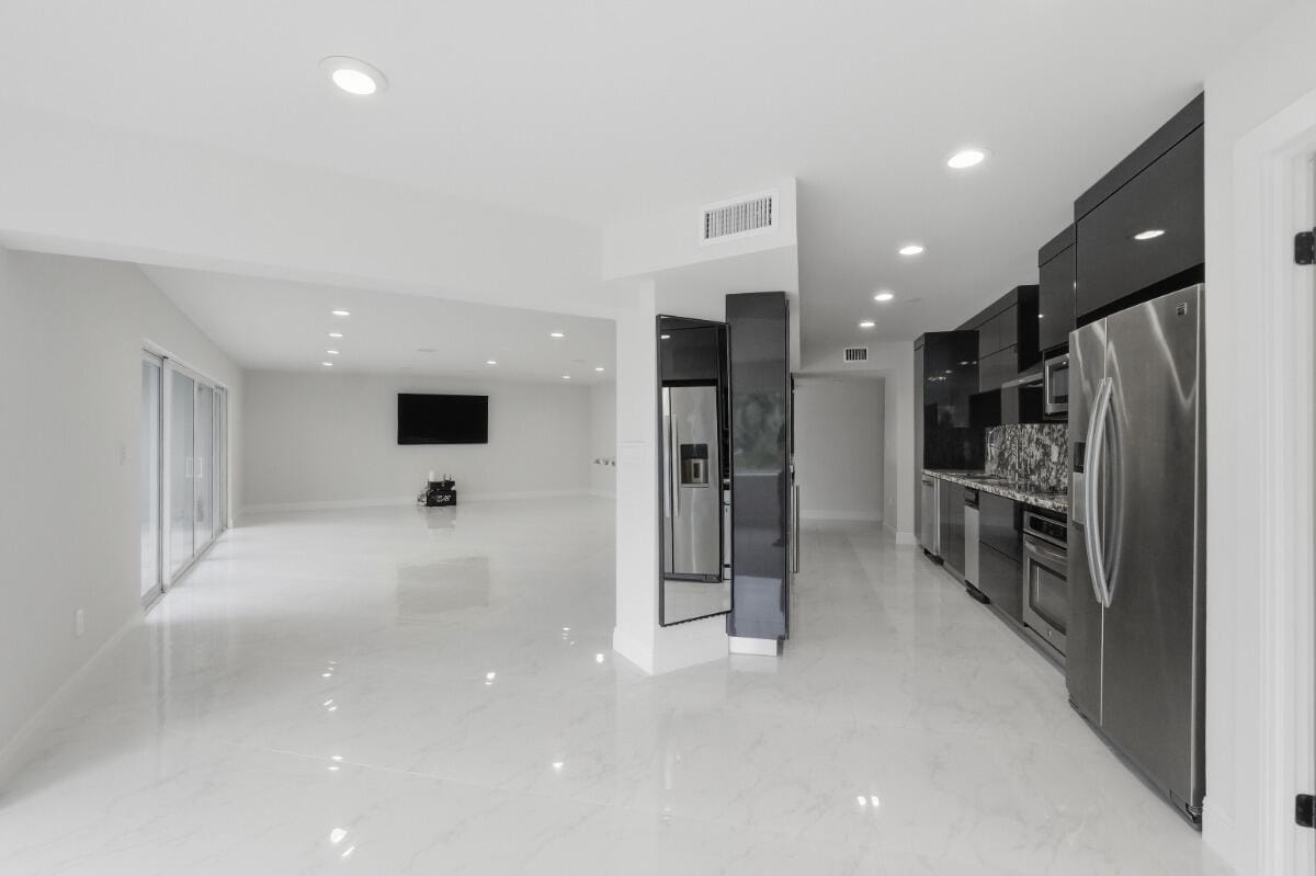 877 NE 195TH Street 222, Miami, FL 33179 photo 22