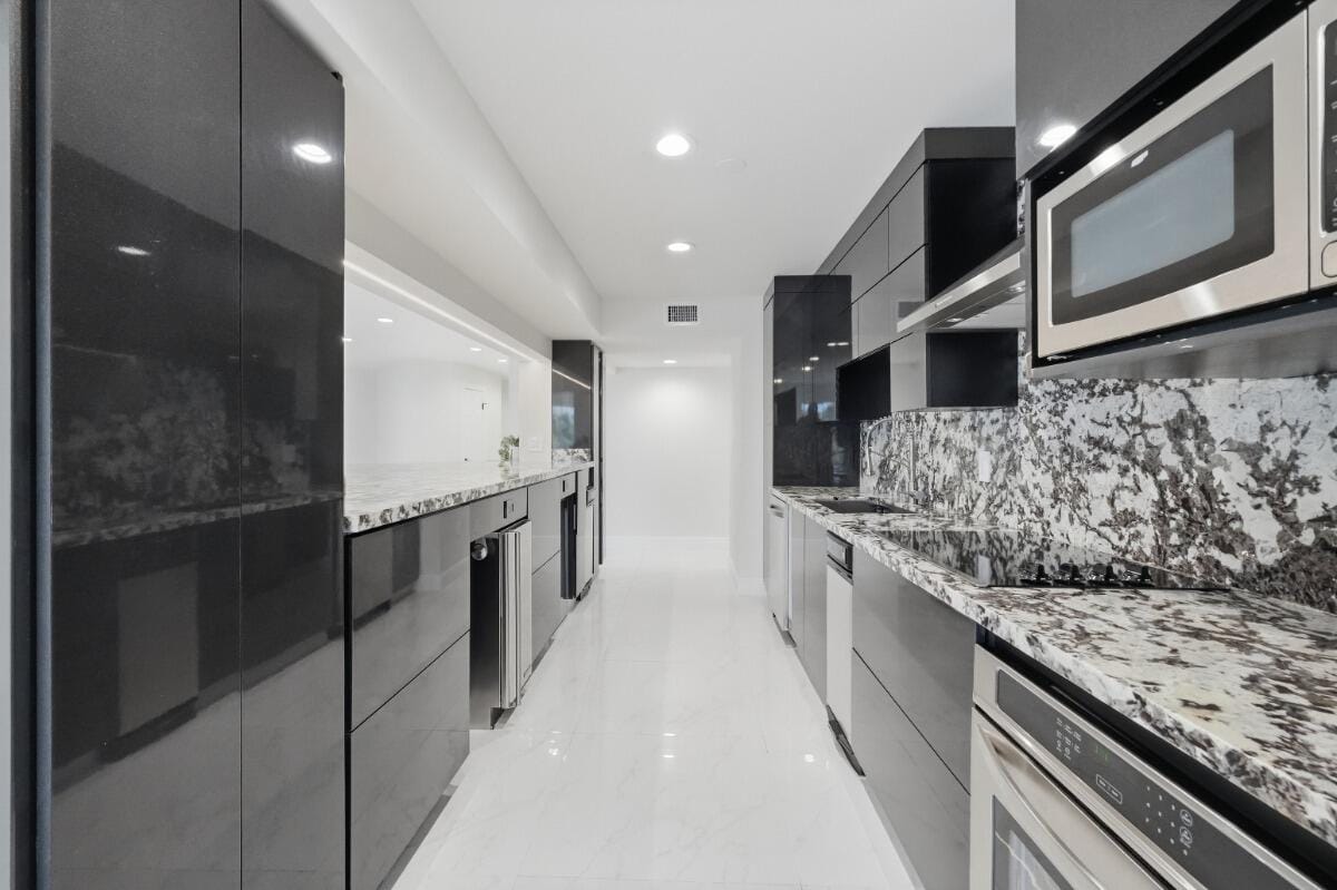 877 NE 195TH Street 222, Miami, FL 33179 photo 24