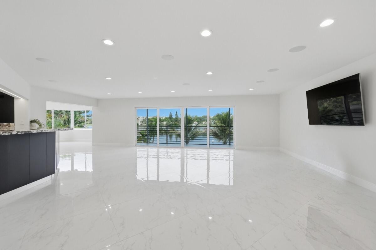 877 NE 195TH Street 222, Miami, FL 33179 photo 4