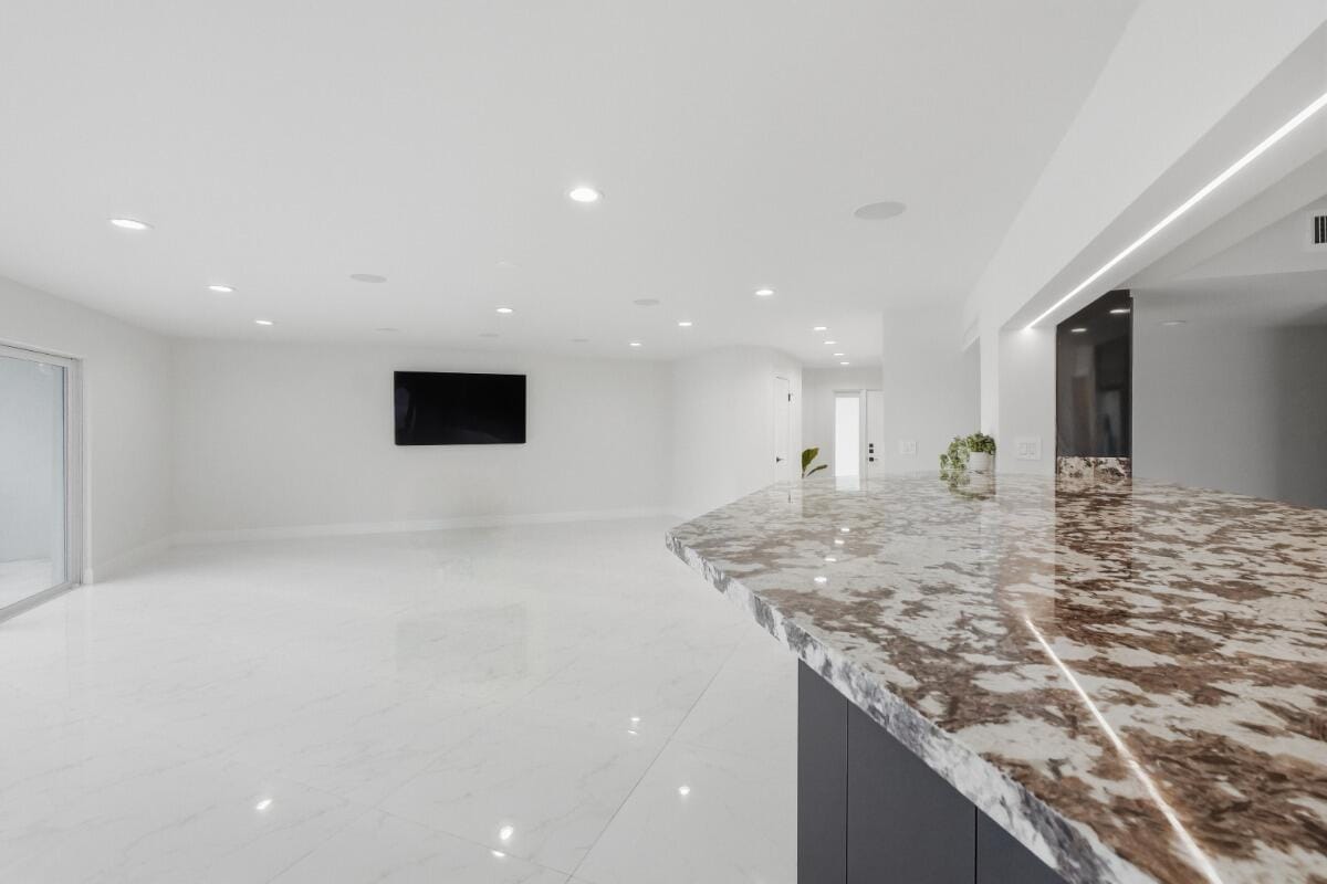 877 NE 195TH Street 222, Miami, FL 33179 photo 8