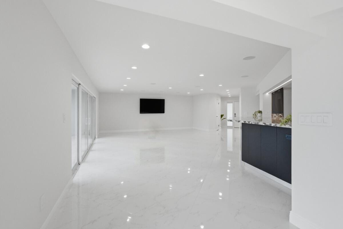 877 NE 195TH Street 222, Miami, FL 33179 photo 9