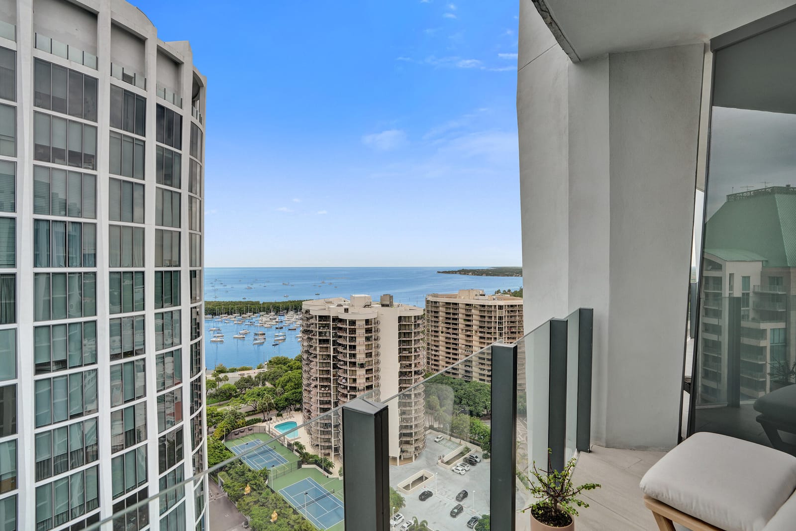 2831 S Bayshore Drive 2204 — photo 8