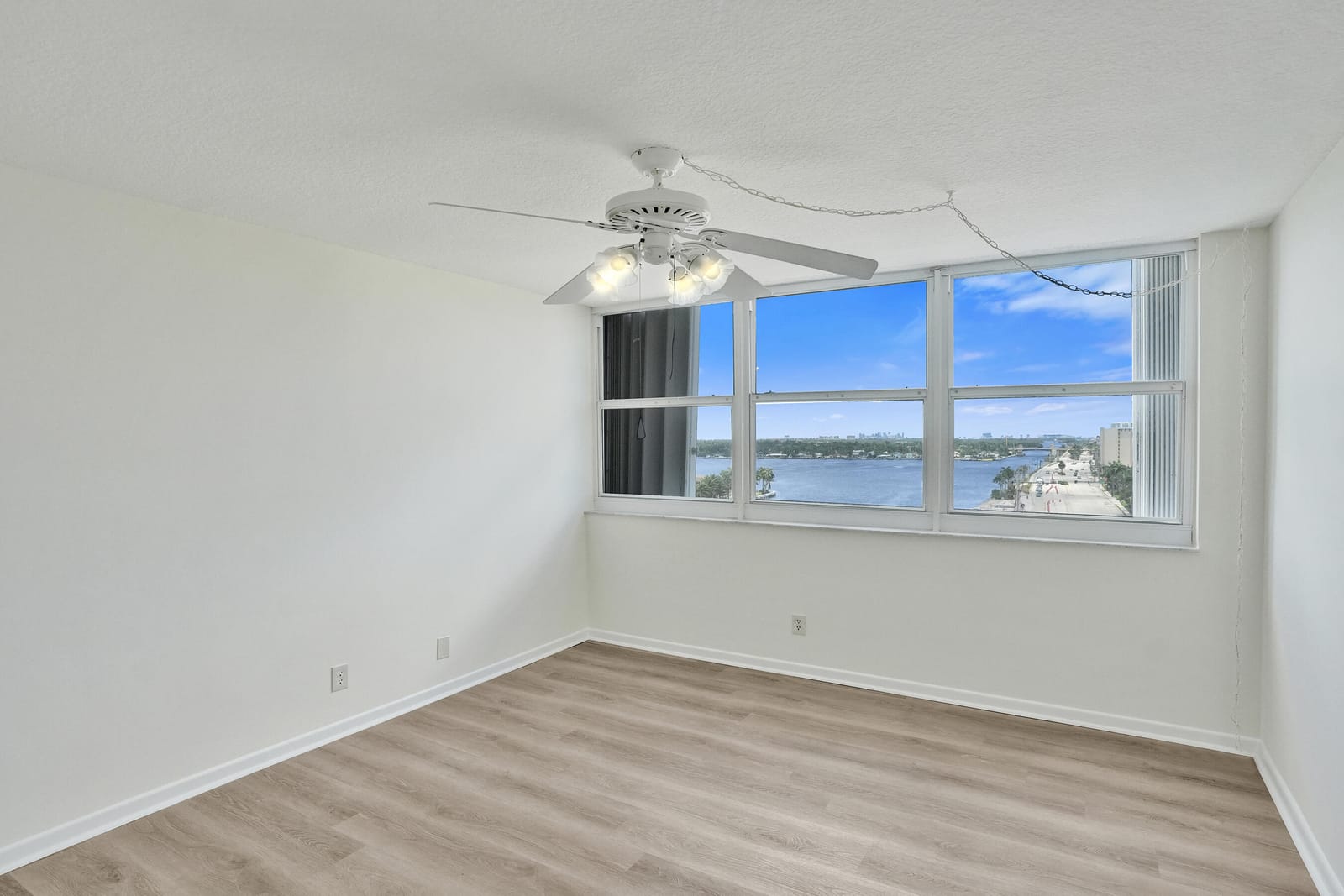 1400 S Ocean Drive 1002 — photo 3