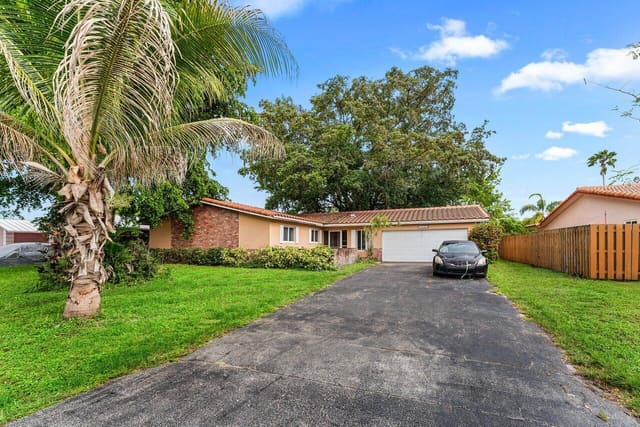 11260 NW 41st Street, sold in Glenwood Subdivision, Coral Springs, FL