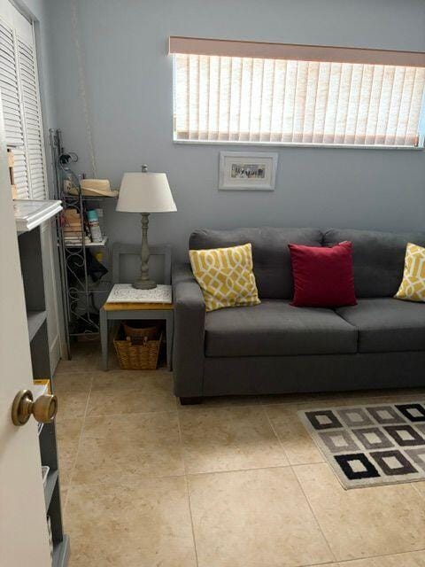 2811 S GARDEN Drive S 308 — photo 8