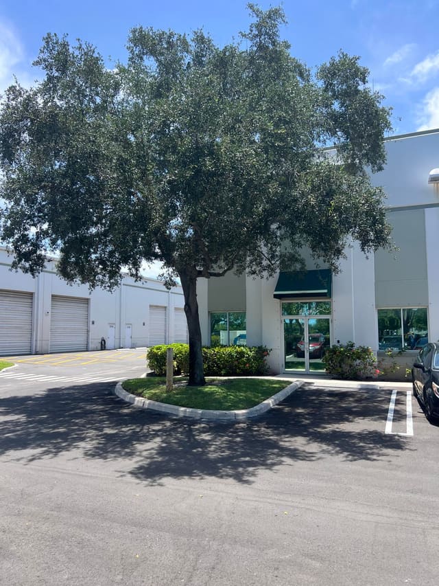 2721 NW 19th Street, Pompano Beach, FL