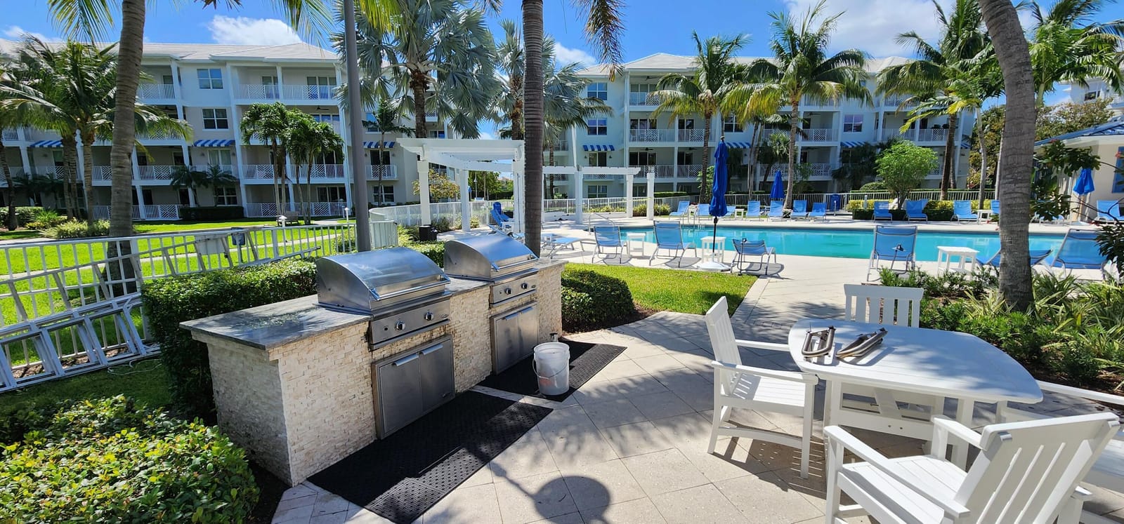 542 Bay Colony Drive N 542 — photo 2
