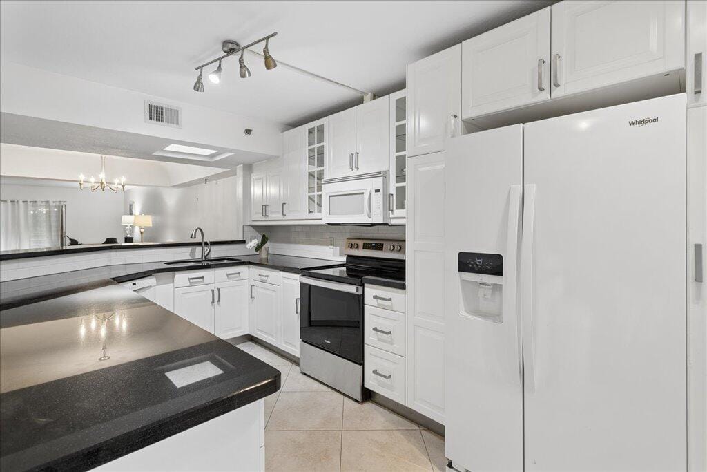 23344 CAROLWOOD Lane 505 — photo 4