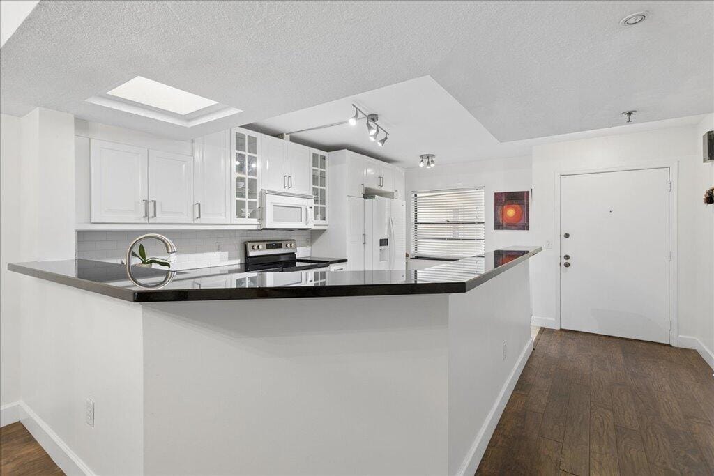 23344 CAROLWOOD Lane 505 — photo 5