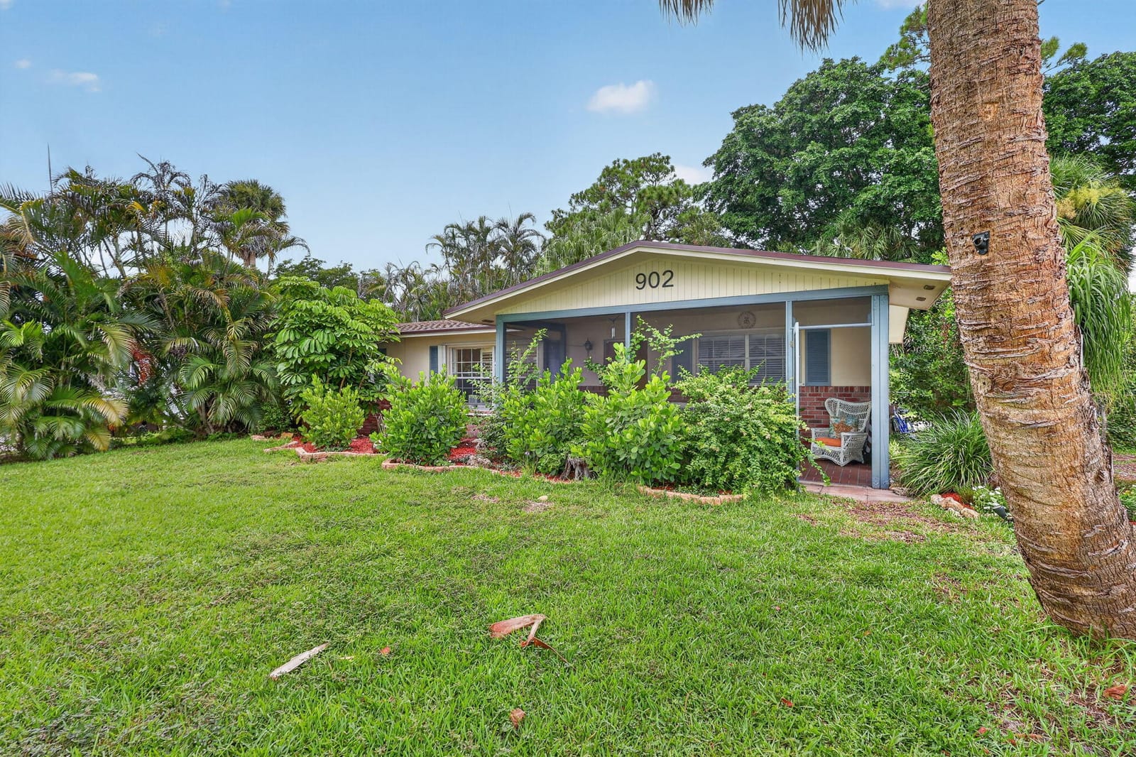 902 SE OCEAN Avenue — photo 3