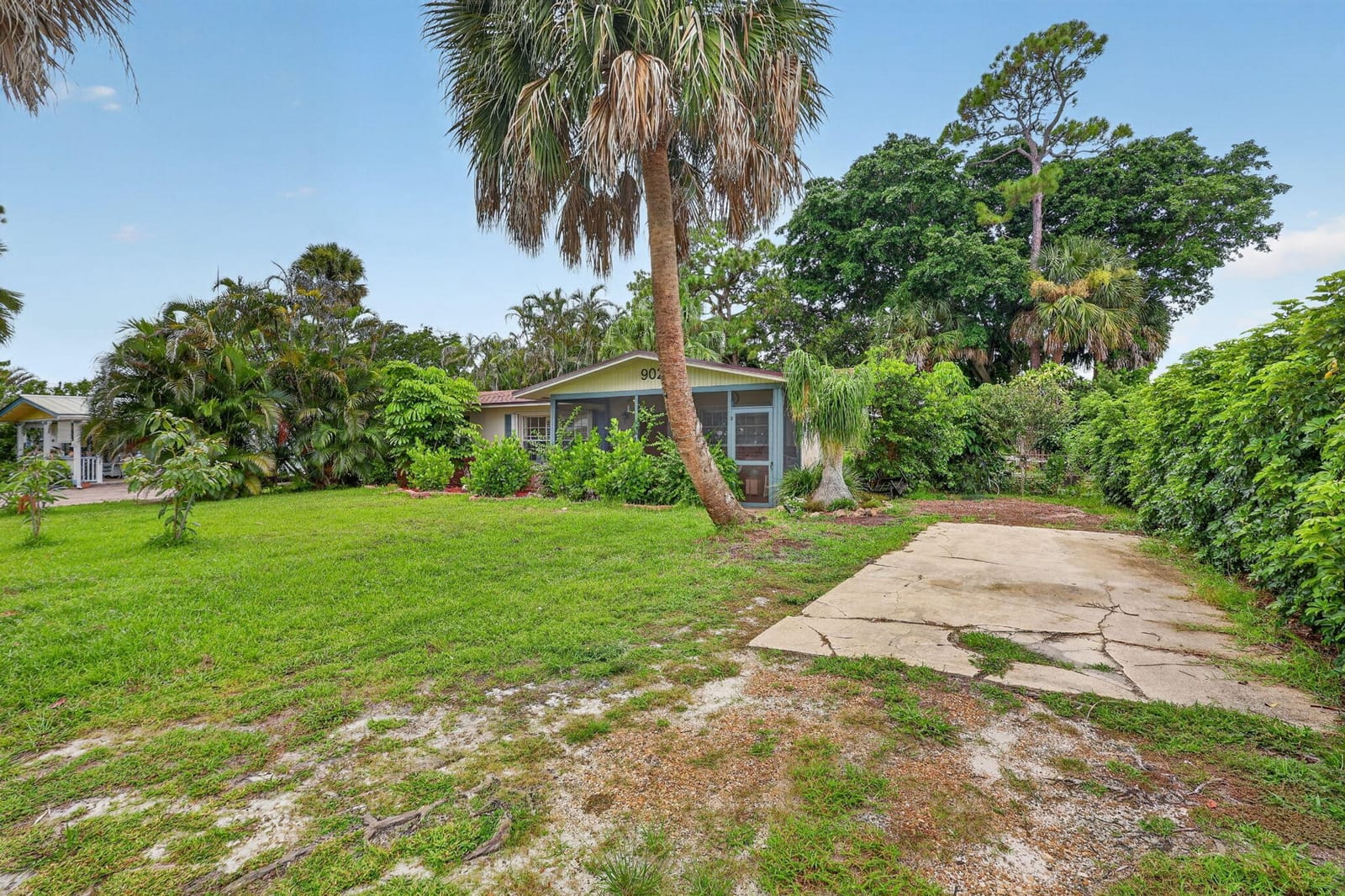 902 SE OCEAN Avenue — photo 4
