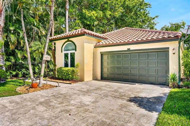 1419 Banyan Circle, Pompano Beach, FL 33069