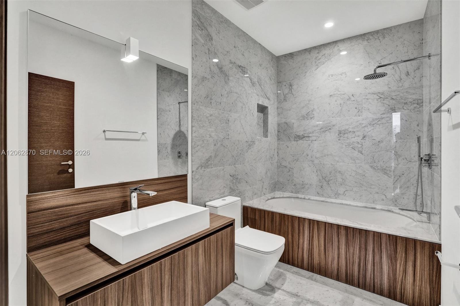 1000 Brickell Plaza 1904 — photo 7
