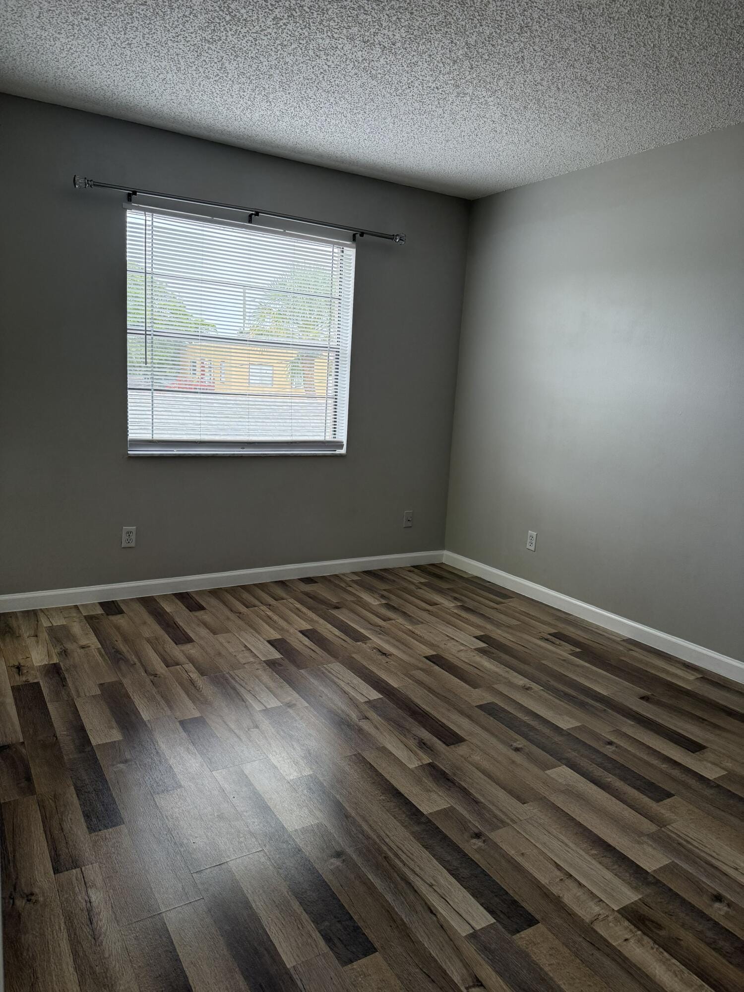 1409 LAKE Avenue 6 — photo 4