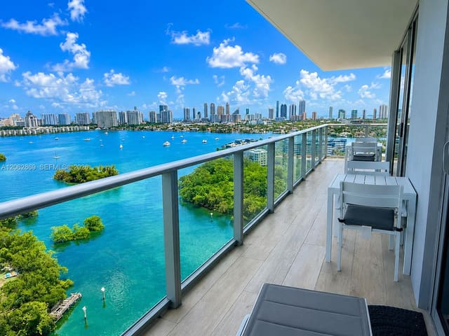 16385 Biscayne Boulevard 2007, The Harbour North, North Miami Beach, FL