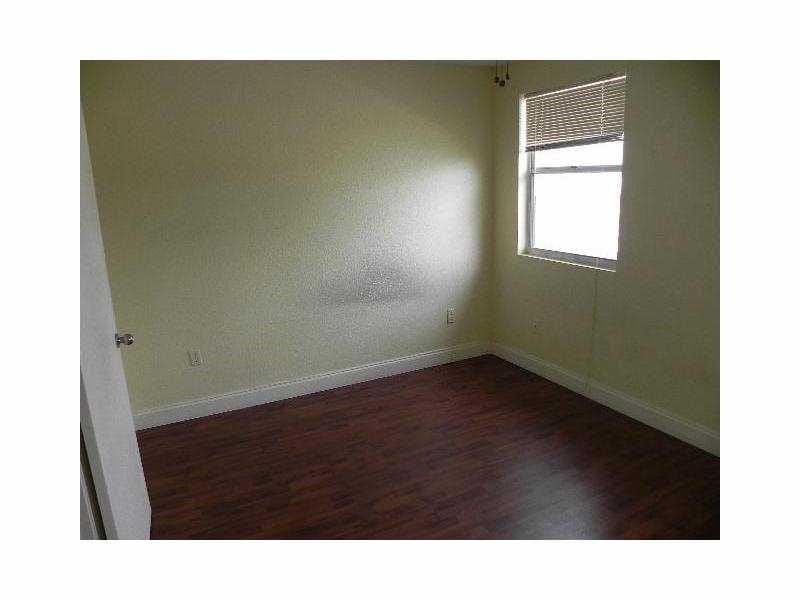 838 CRYSTAL LAKE Drive 838 — photo 9