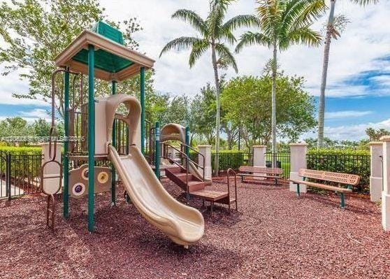 1398 NE 33rd Avenue 108-25, Homestead, FL 33033 photo 28