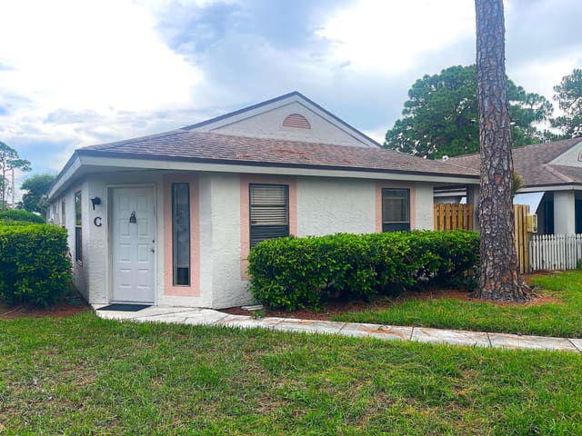 2819 STONEWAY Lane C, Fort Pierce, FL 34982