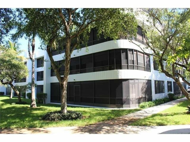 1440 Sheridan Street 5F, Hollywood, FL 33020