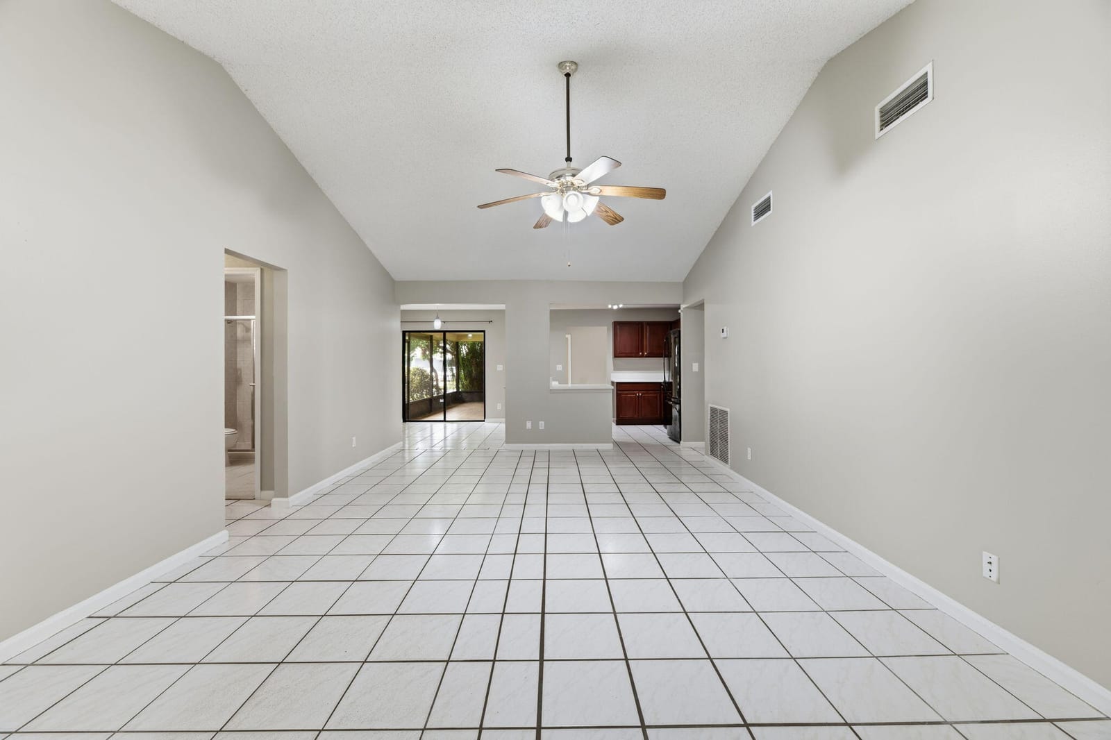 240 BOBWHITE Road — photo 4