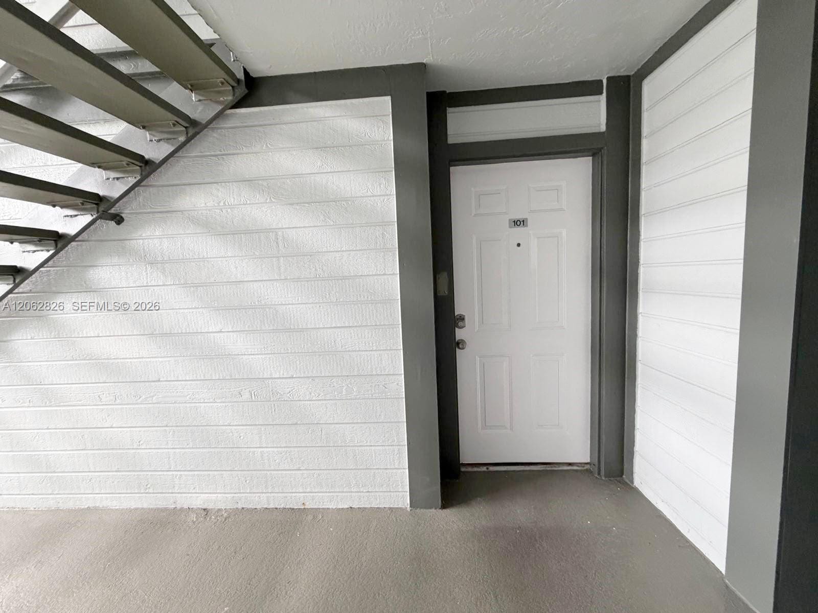 20681 NE 4th Place 101, Miami, FL 33179 photo 14