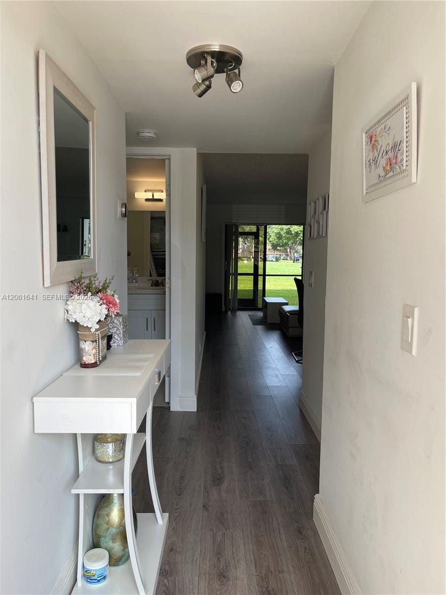 10434 Sunrise Lakes Boulevard 107 — photo 2