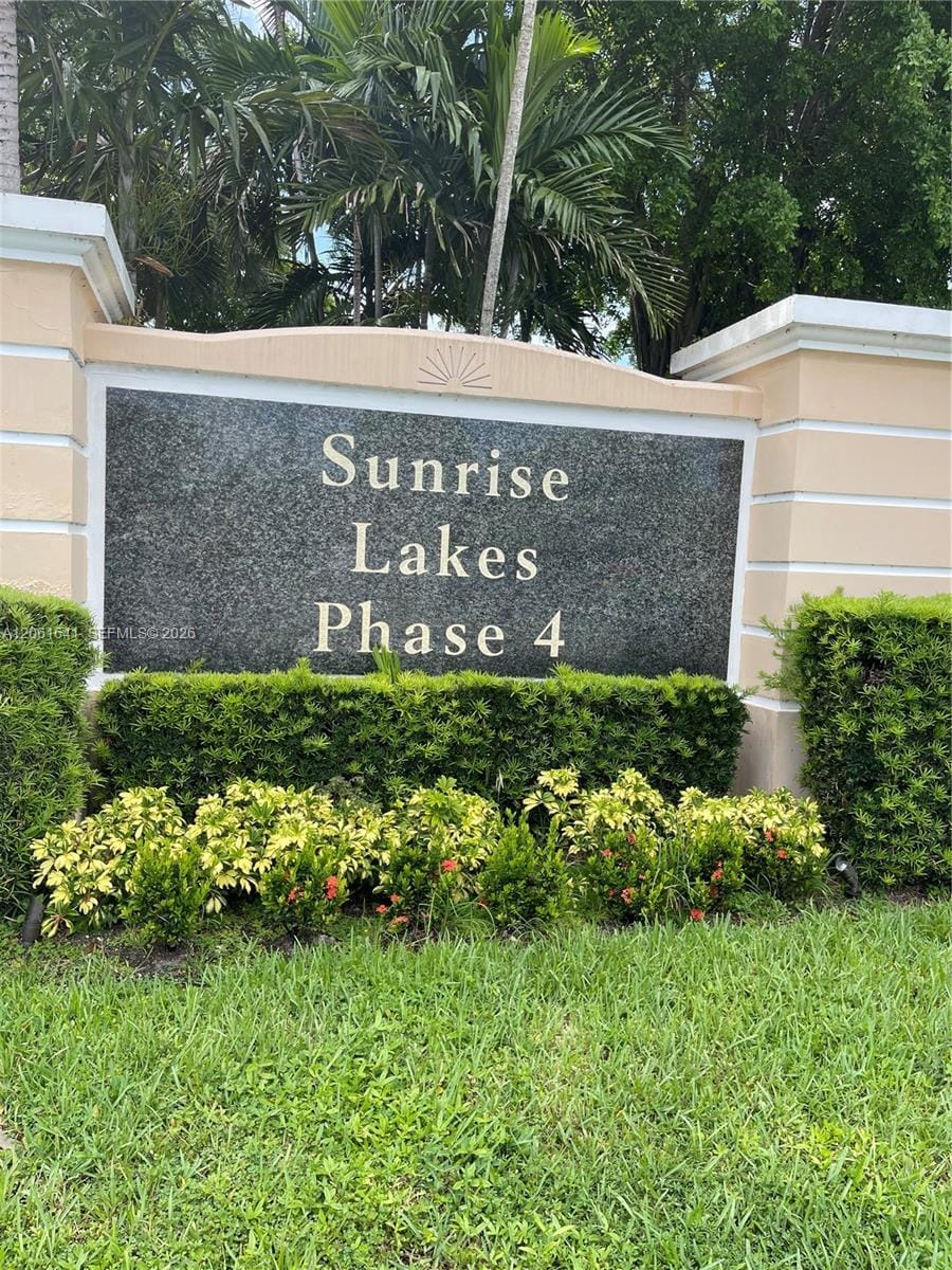 10434 Sunrise Lakes Boulevard 107, Sunrise, FL 33322 photo 16