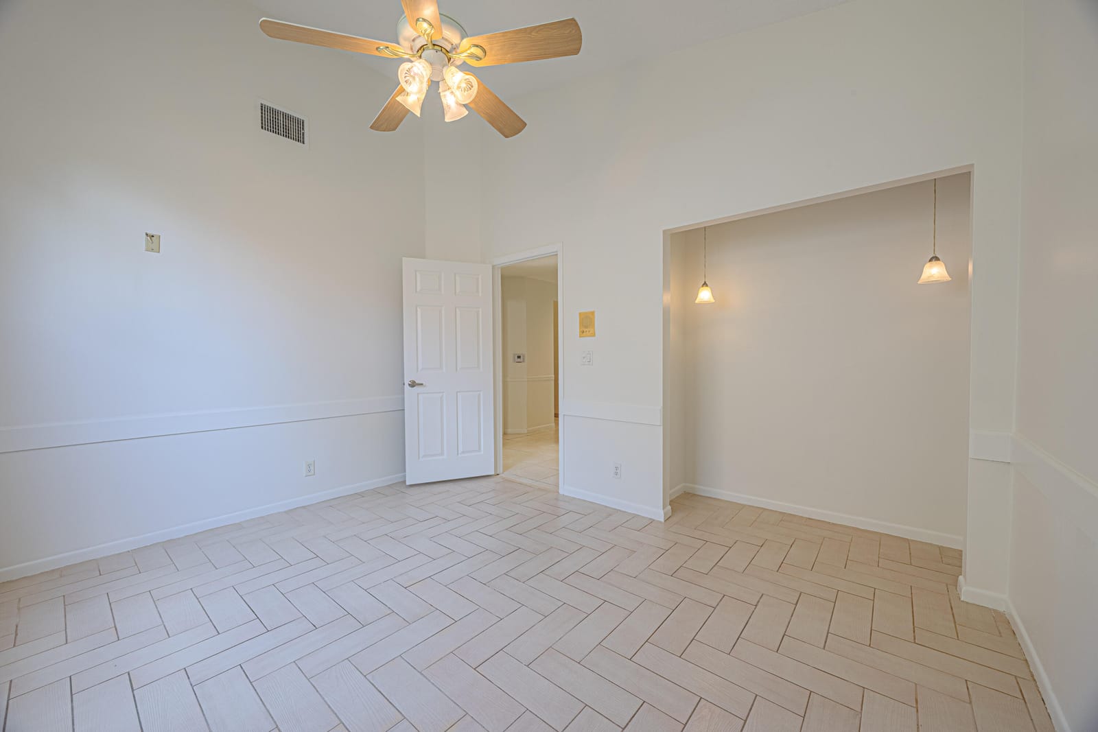 10206 ALLAMANDA Boulevard — photo 9