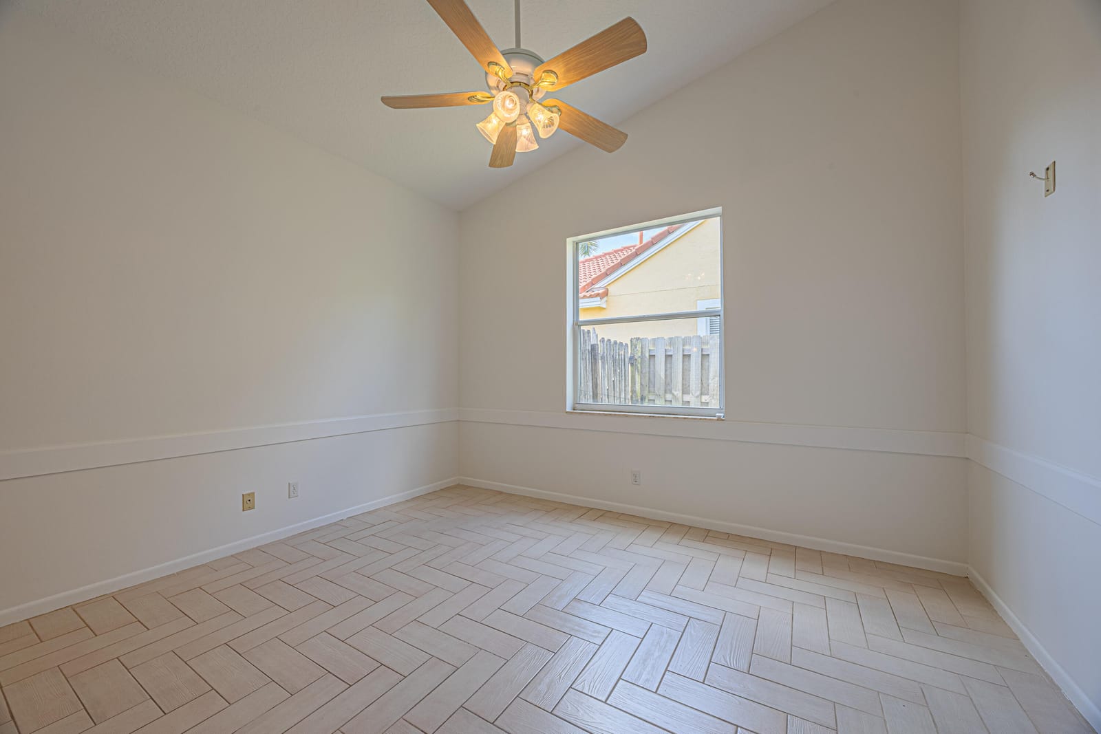 10206 ALLAMANDA Boulevard — photo 10