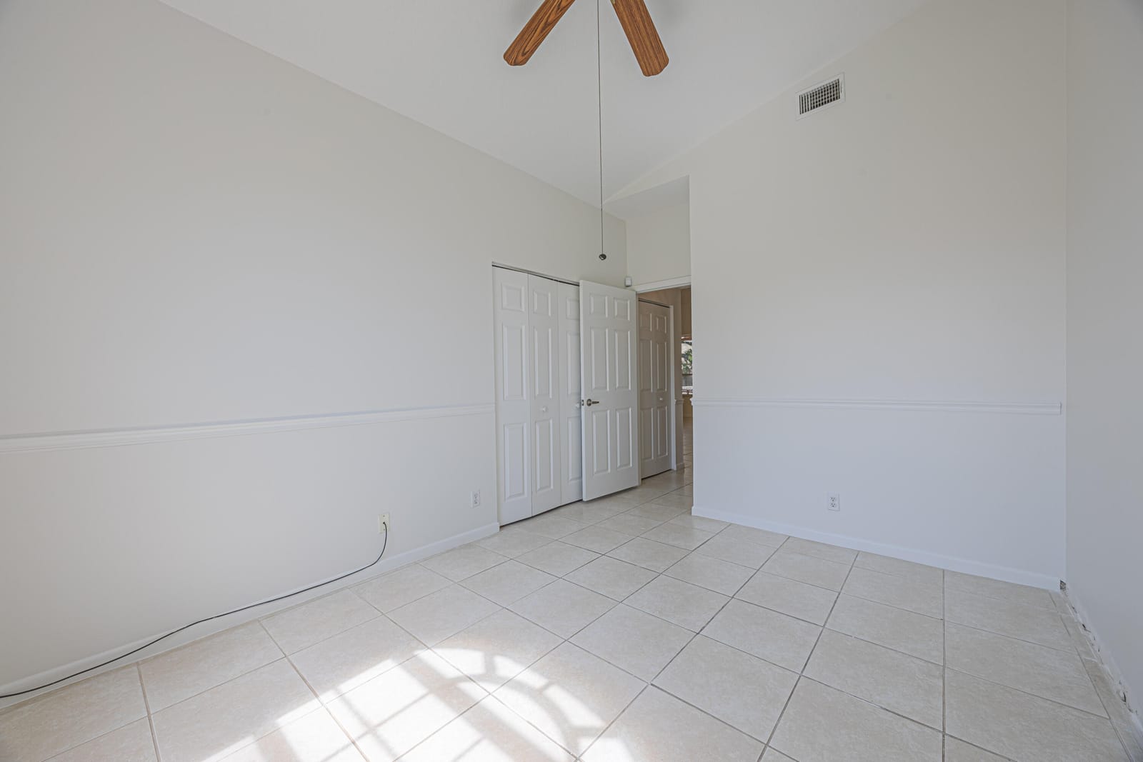 10206 ALLAMANDA Boulevard — photo 12