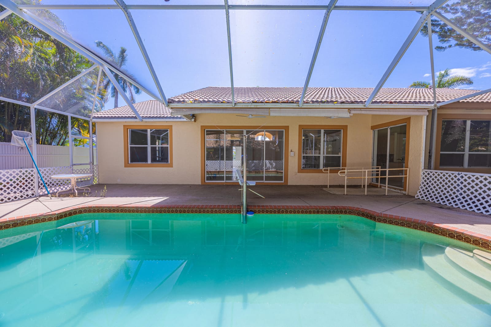 10206 ALLAMANDA Boulevard — photo 2